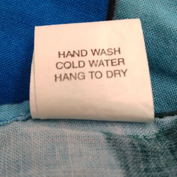 Hibiscus Collection Hawaii Scarf. - Picture 5 of 6